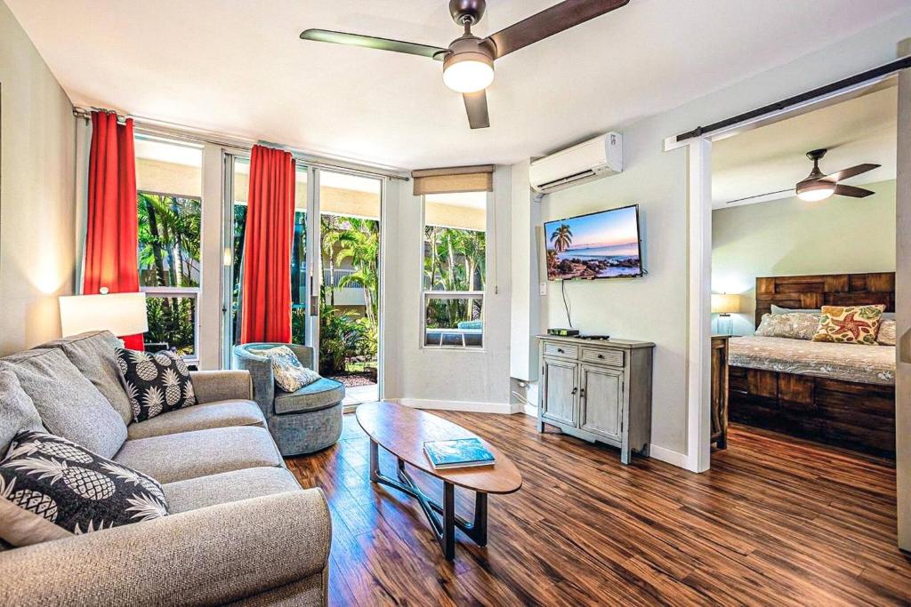 Χώρος καθιστικού στο Special Sale! Luxury 1BD Condo with Ocean Views