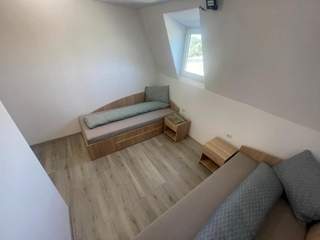 Khu vực ghế ngồi tại La Casuta Marginea