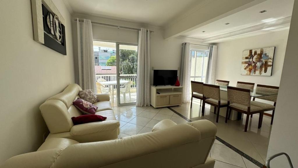 Et tv og/eller underholdning på B935 - Apto 3 quartos para 07 pessoas em Bombinhas