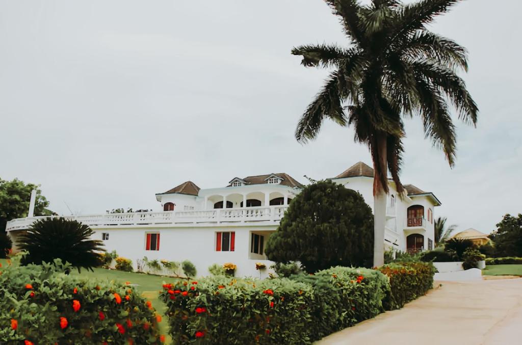 Imagen de la galería de Seaview Chateau, en Montego Bay