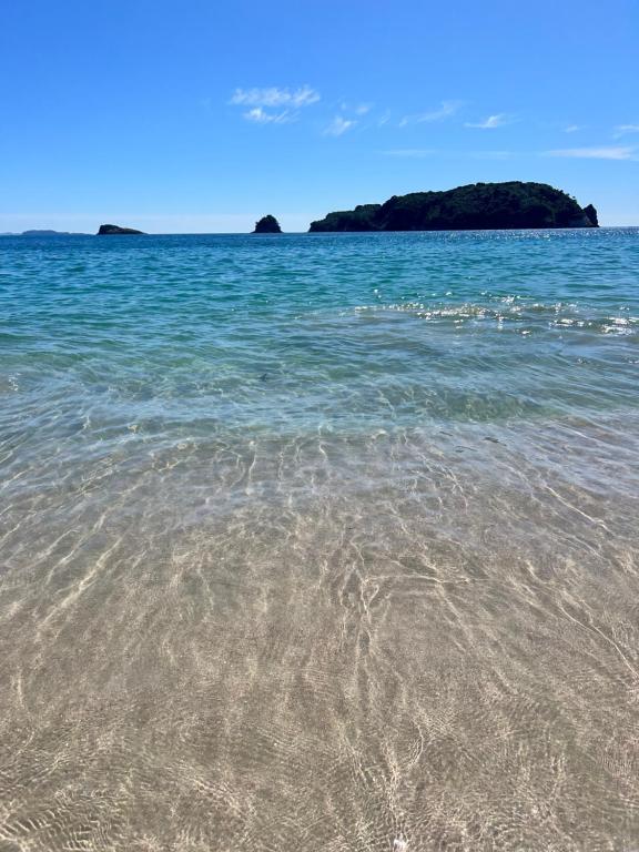 Luxurious Beach Bliss Retreat - Resim 31