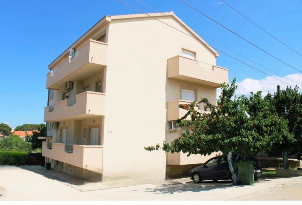 LUCY Apartments with heated saltwater pool and free private parking - 13