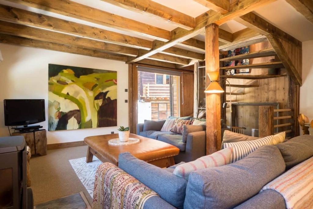 Gallery image of Charming Old Barn Converted Into A Cosy And Stylish Home in Le Châble