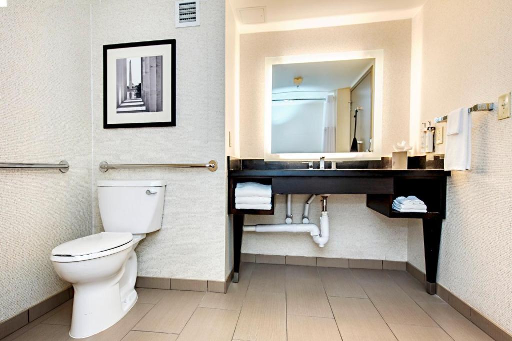 Holiday Inn Washington Capitol-National Mall, an IHG Hotel - 