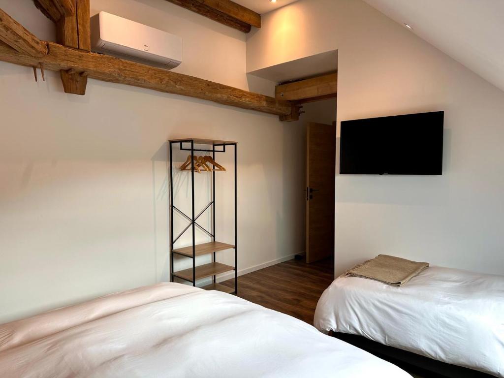 Les Rubys , piscine chauffée - Chambre Double De Luxe (2 Adultes + 1 Enfant)