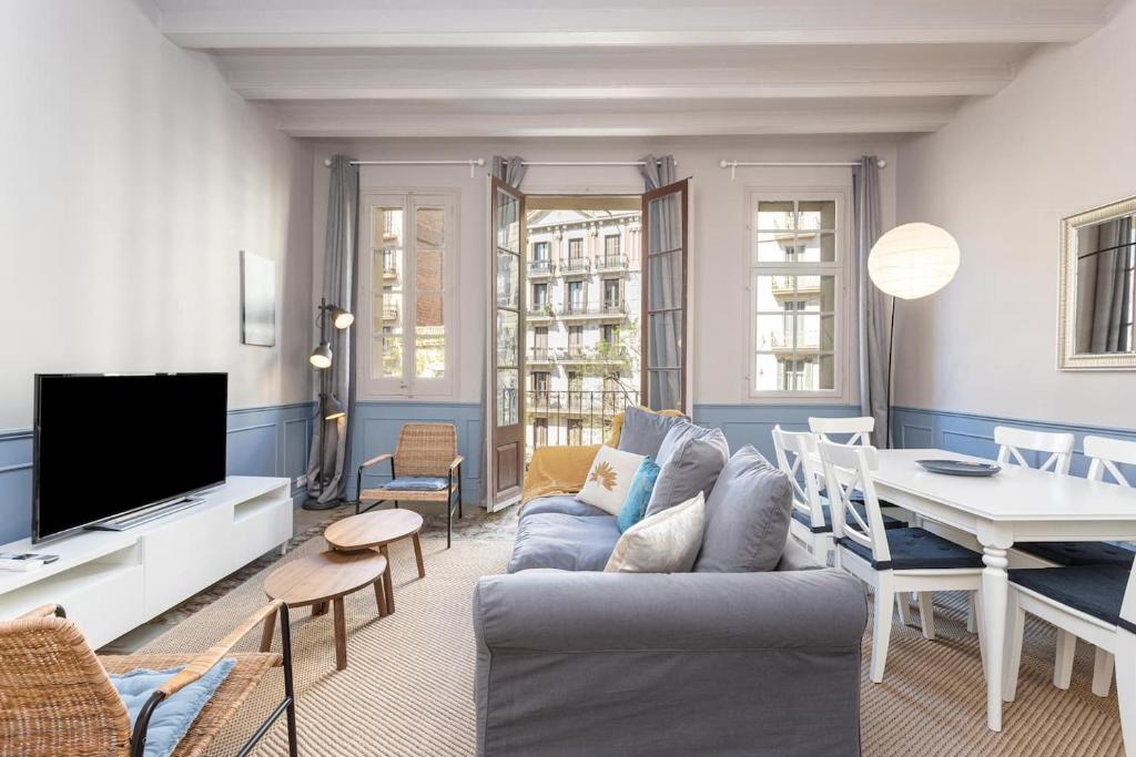 Classic apartment with terrace