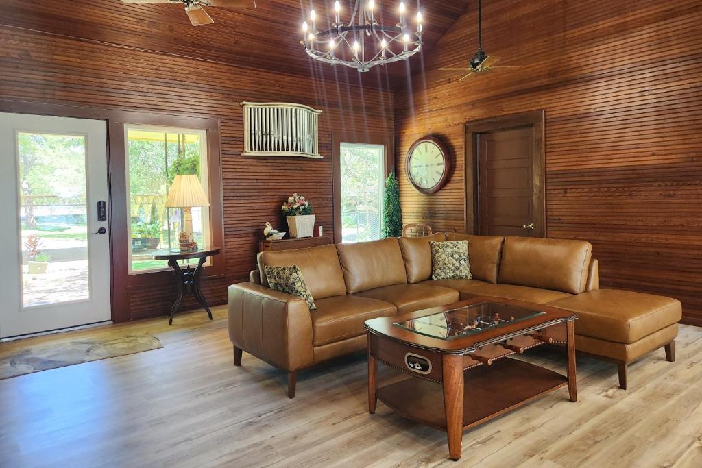 The Lakehouse on Clear Lake - Queen Room With Garden View