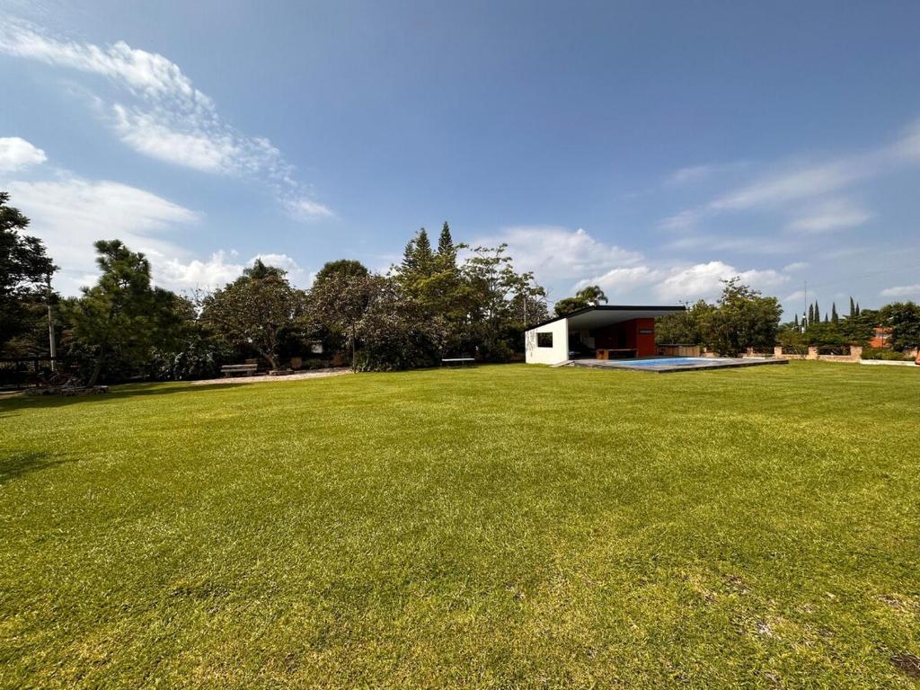 Κήπος έξω από το Casa de Campo la Encantada