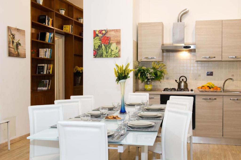 A kitchen or kitchenette at House Gregorio