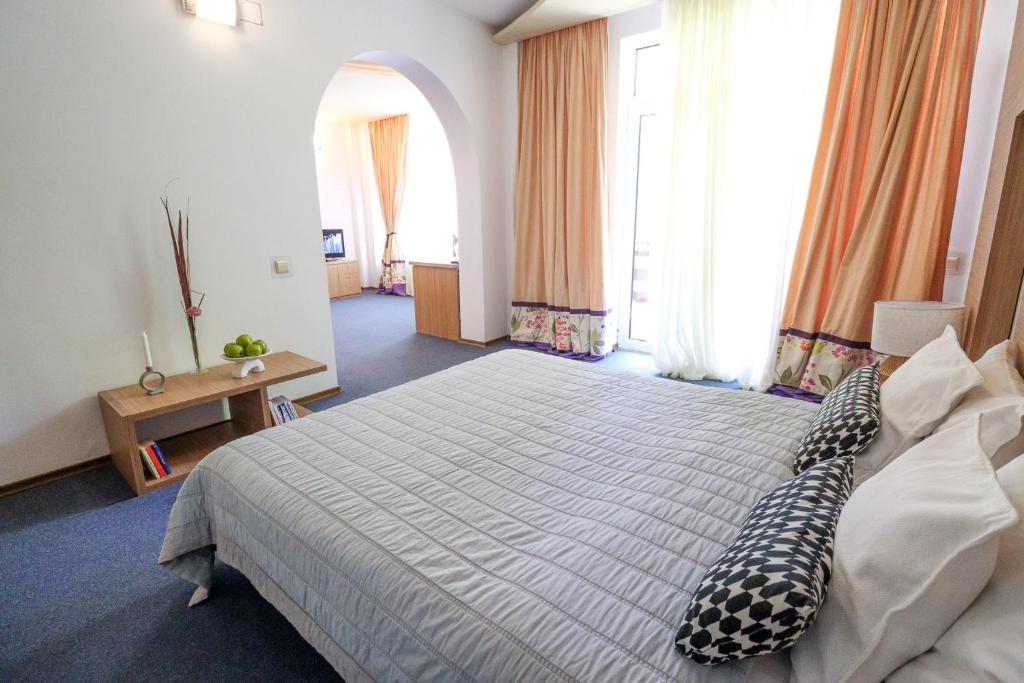 Hotel Roberto Sinaia - Resim 25