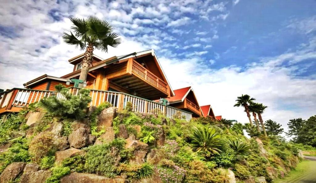 Jungmun Log Pension & Resort - Villa (4 Adults)