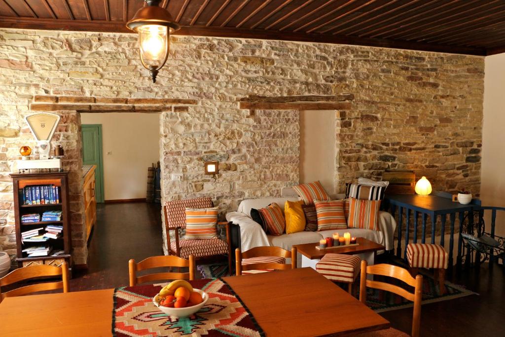 Posezení v ubytování Stone City Hostel