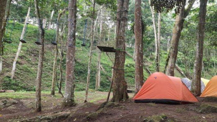 Landskap semula jadi dekat dengan perkhemahan ini