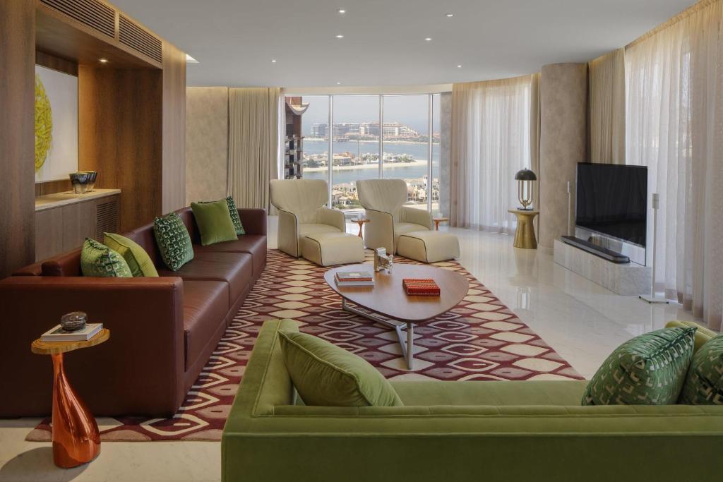 
Two-Bedroom Royal Suite 
