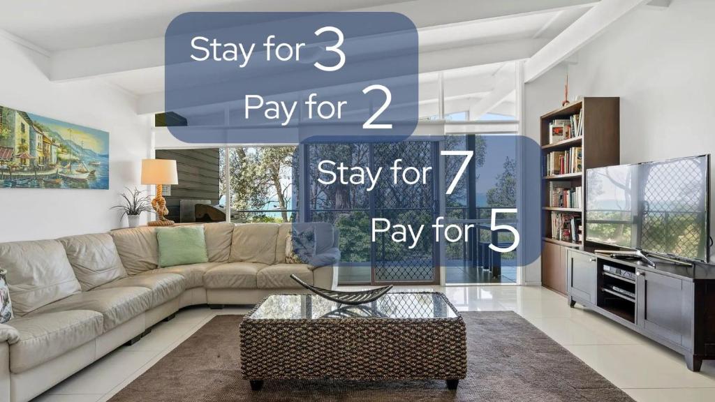 TV a/nebo společenská místnost v ubytování Sabia Beach House Vincentia - Family Fun - Beachfront