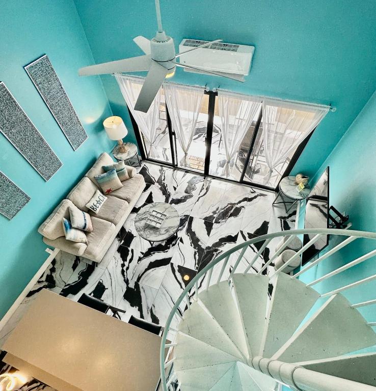 Ένα ή περισσότερα κρεβάτια σε δωμάτιο στο Luxury 2bed 2bath Condo In Downtown Red Hook