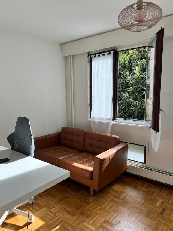 Charming Courtyard Flat - Scandinavian & Central - Resim 10