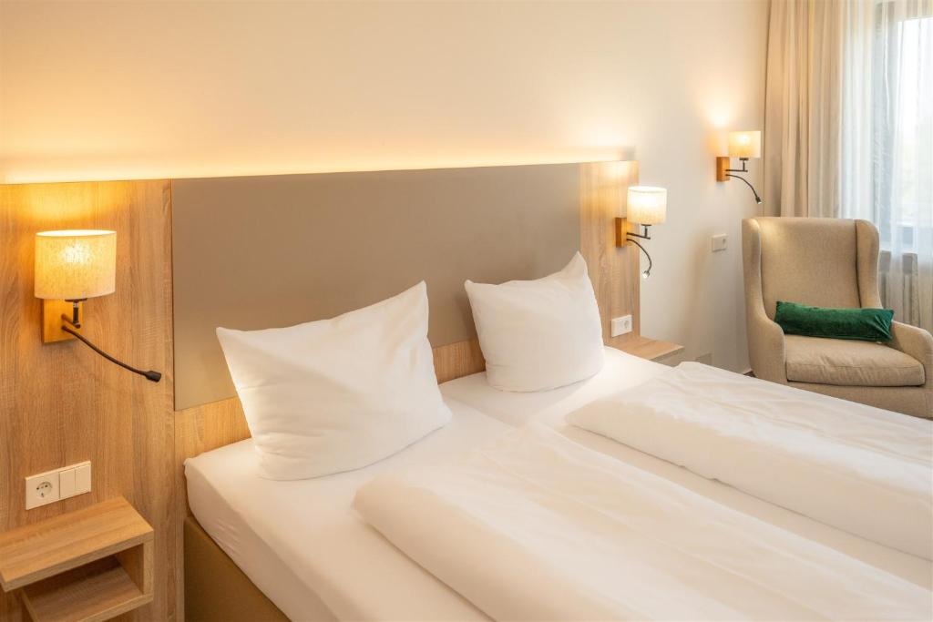 Waldhotel Eisenberg - Doppelzimmer Mit Gartenblick
