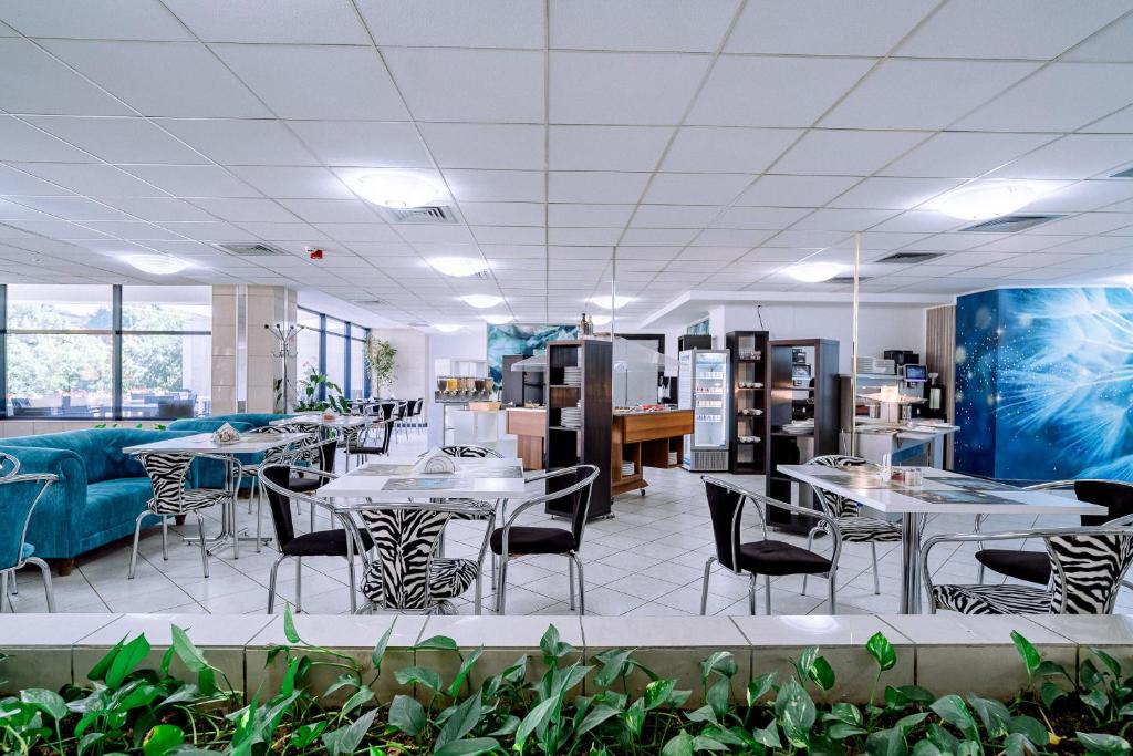 Continental Forum Oradea - Resim 11