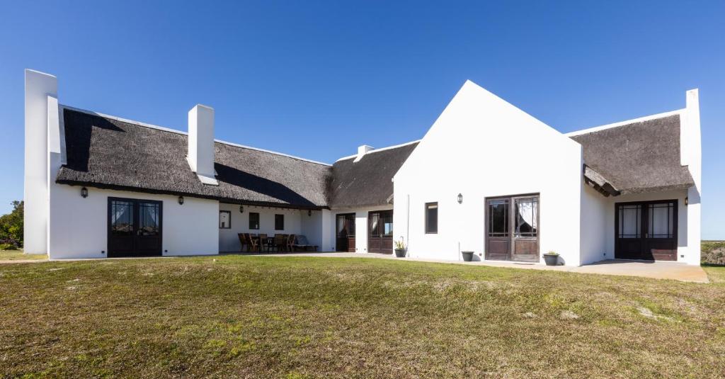 Gallery image of Draaihoek Lodge & Restaurant in Elands Bay
