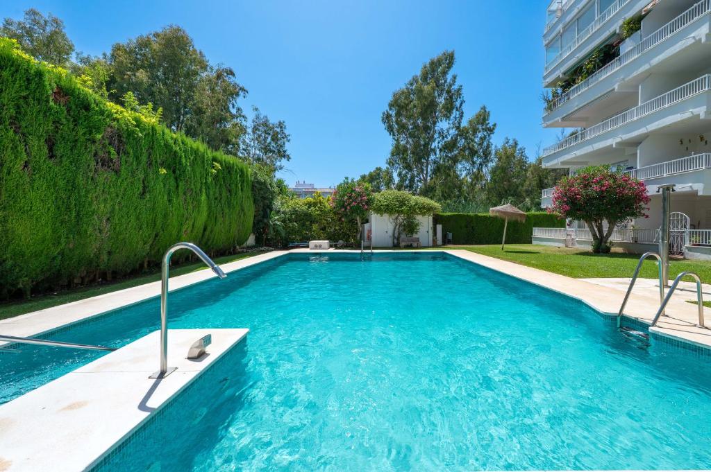Luminoso loft con piscina en Puerto Banús
