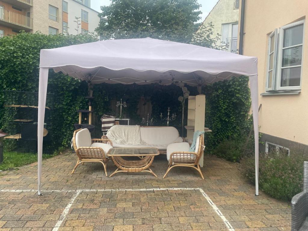 Patio nebo venkovní prostory v ubytování Apartment in cozy farmhouse upstairs