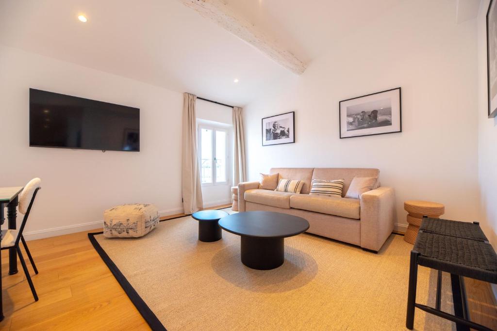 Seaview with Terrace in Cannes