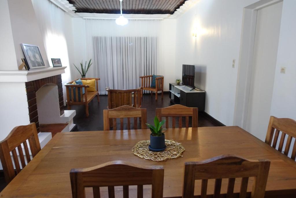 Televisyen dan/atau pusat hiburan di Antsah Appartment