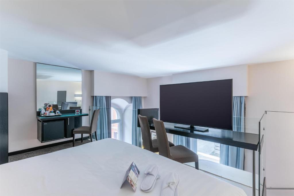 Best Western Plus Hotel Universo - Resim 18