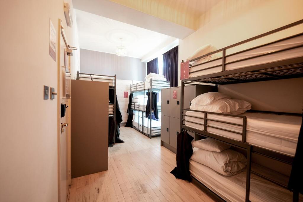 
Single Bed in Mixed Dormitory Room
