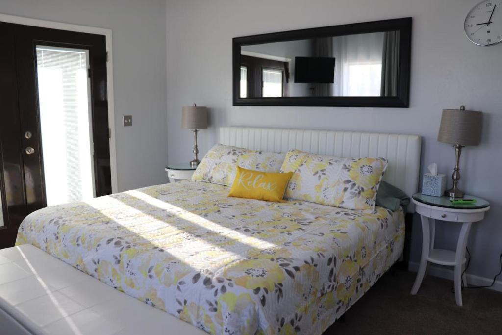 Postel nebo postele na pokoji v ubytování Juniper View 2 Bed 2 Bath and Hot Tub