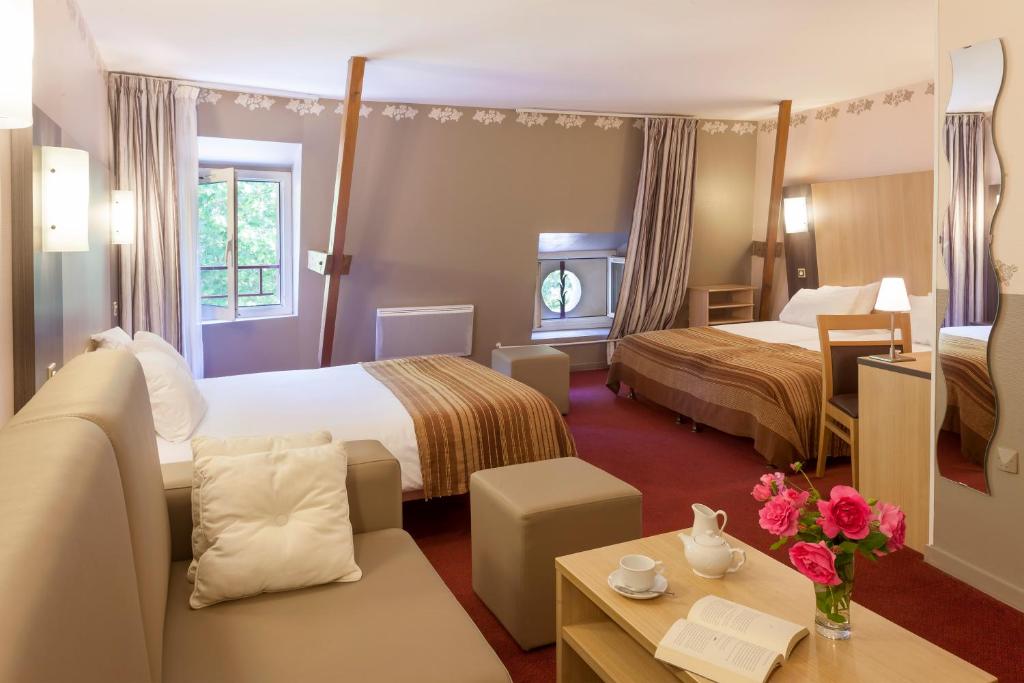 BRIT HOTEL Le Lion d'Or CHINON - Vierpersoonskamer