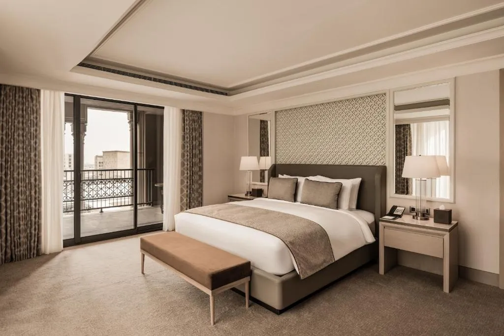 Junior Suite City View King Bed