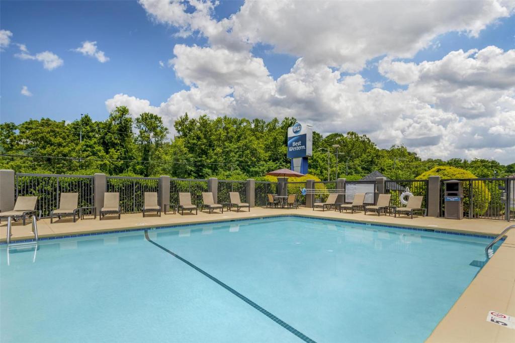 Best Western Asheville-Blue Ridge Parkway photo
