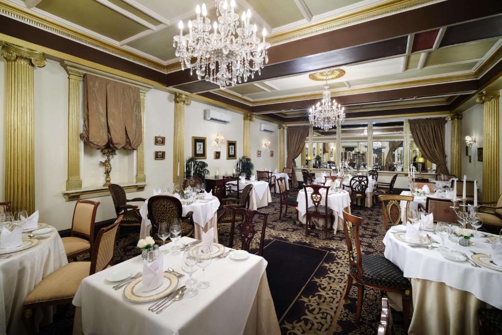 Dining at Terra Nova
