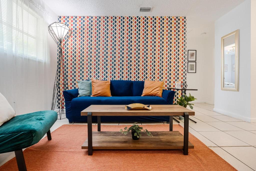 Posezení v ubytování Colorful 2br Apt Close To Brickell, Wynwood & Beac