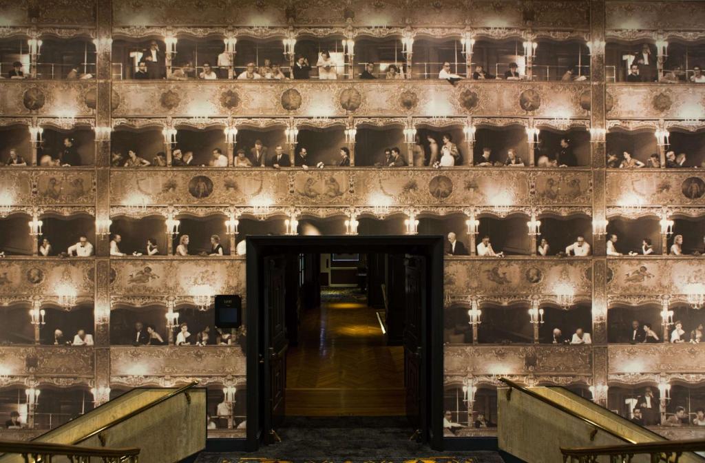 The Allegro Royal Sonesta Hotel Chicago Loop photo