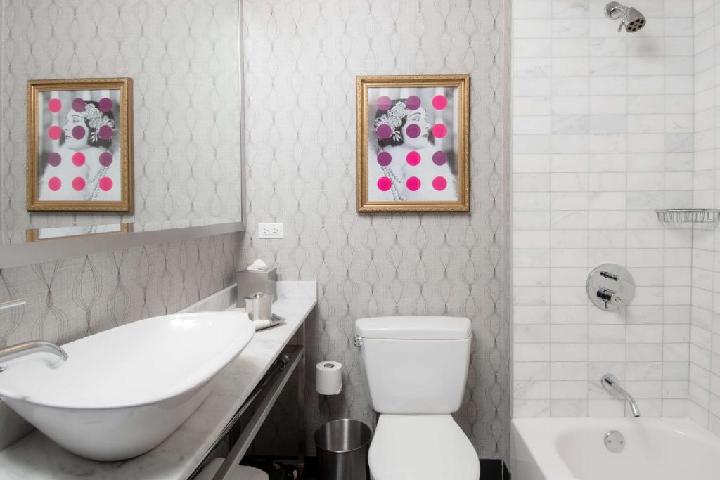 The Allegro Royal Sonesta Hotel Chicago Loop - 