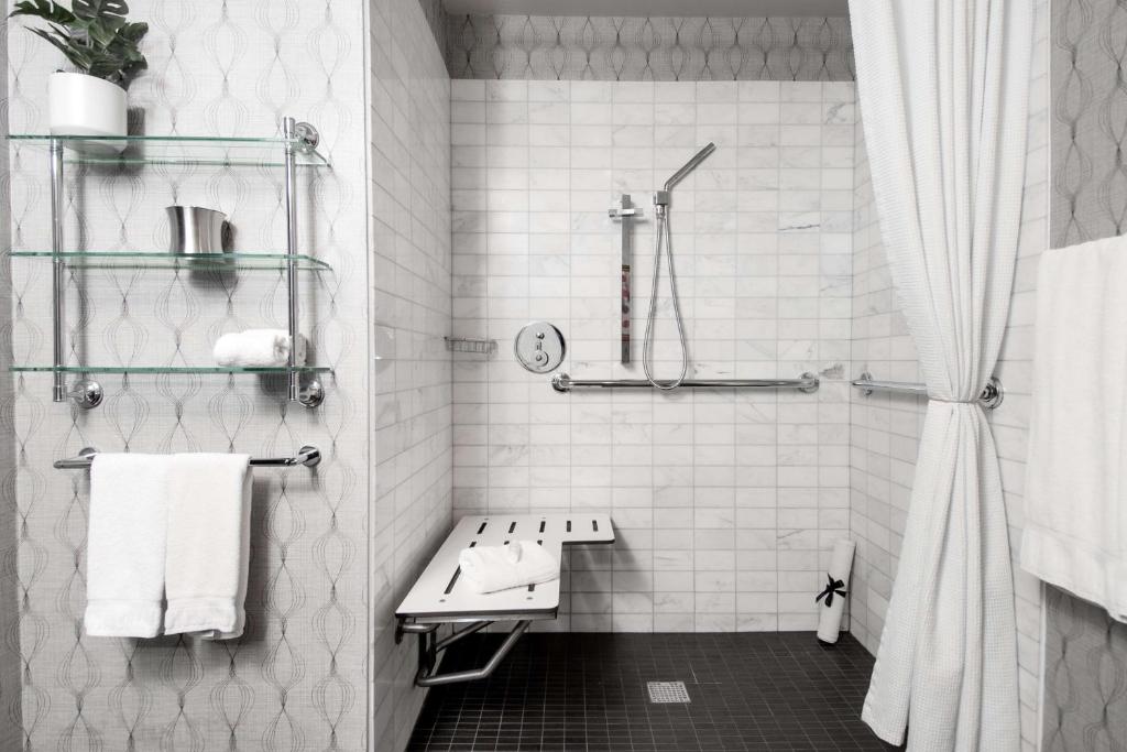 The Allegro Royal Sonesta Hotel Chicago Loop - 