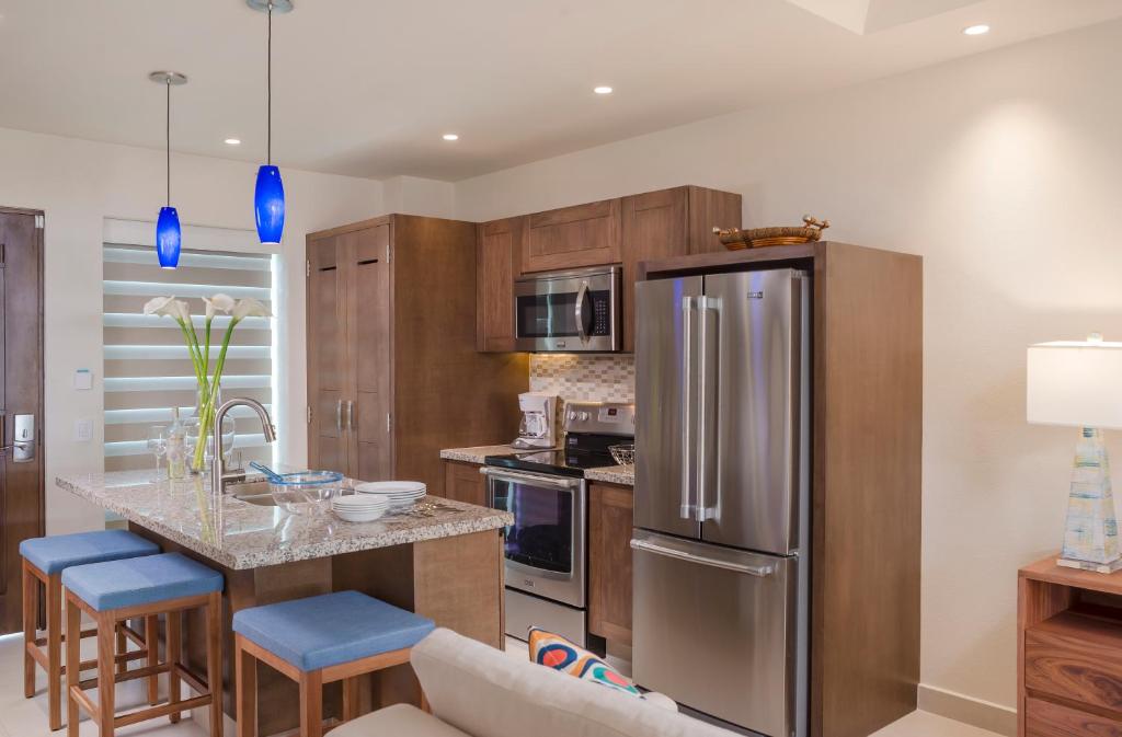 Kuchyň nebo kuchyňský kout v ubytování V Azul Vallarta - Luxury Vacation Rental Adults Only