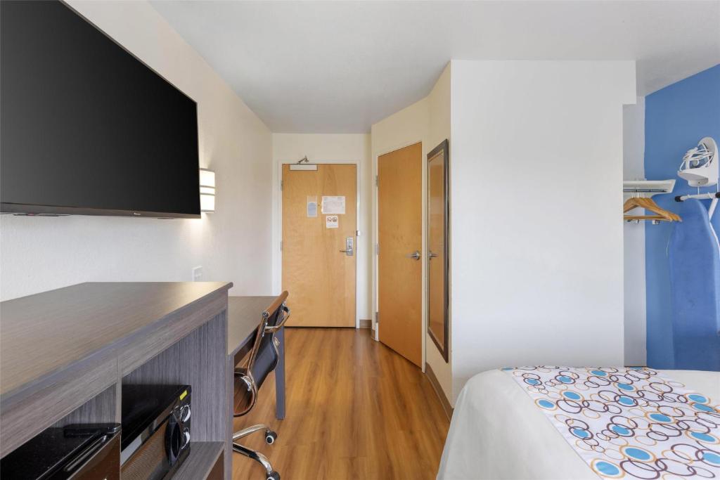 SureStay Plus Hotel by Best Western Niagara Falls East - 
