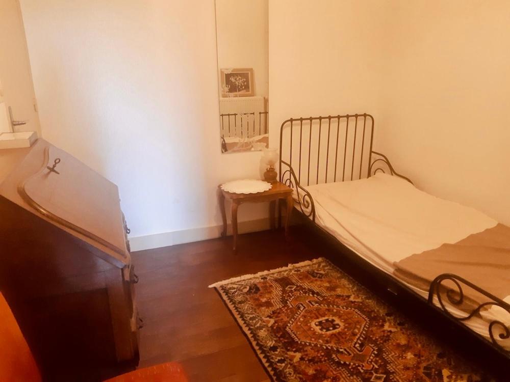 En eller flere senge i et værelse på La Suzanne