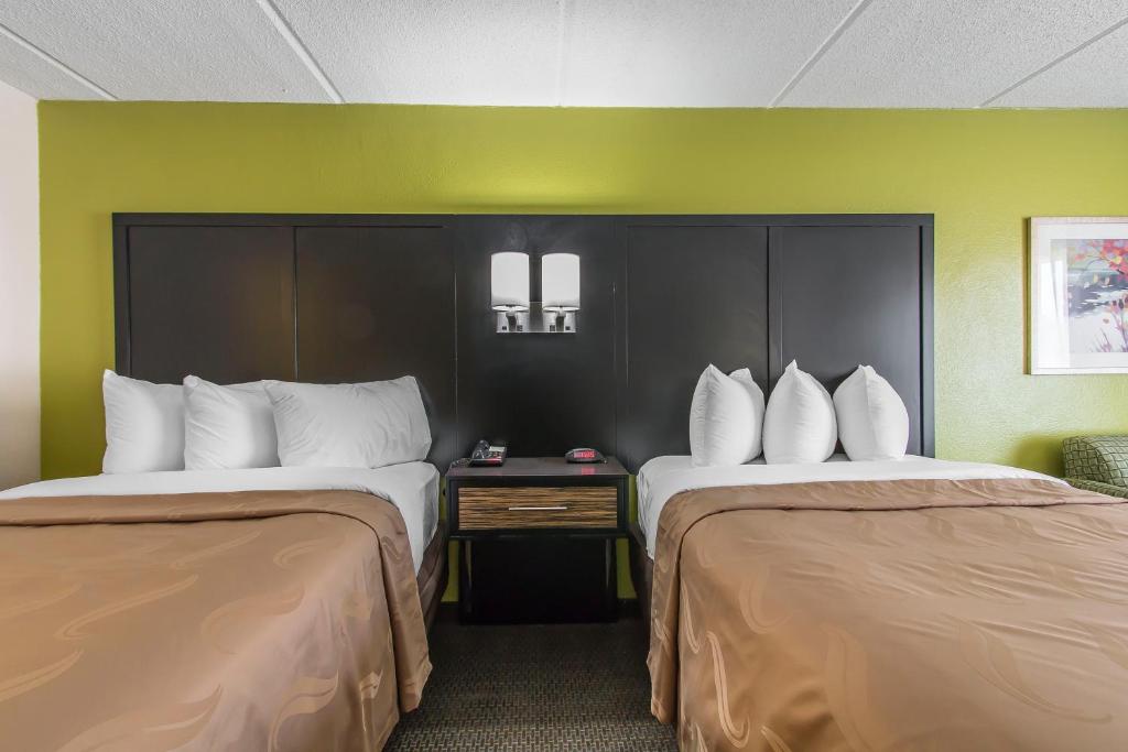 Quality Inn Hinesville - Fort Stewart Area, Kitchenette Rooms - Pool - Guest Laundry - 两张双人床的双人间 - 不吸烟