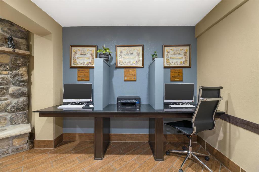 Best Western Maritime Inn photo