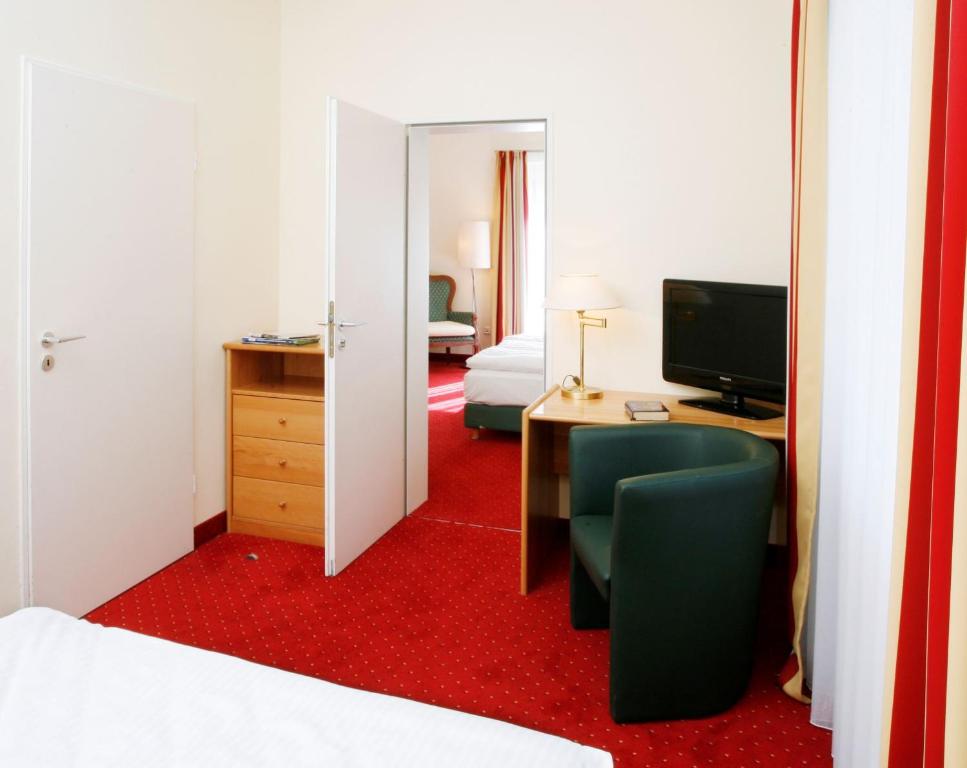 Hotel Biederstein am Englischen Garten - Resim 12