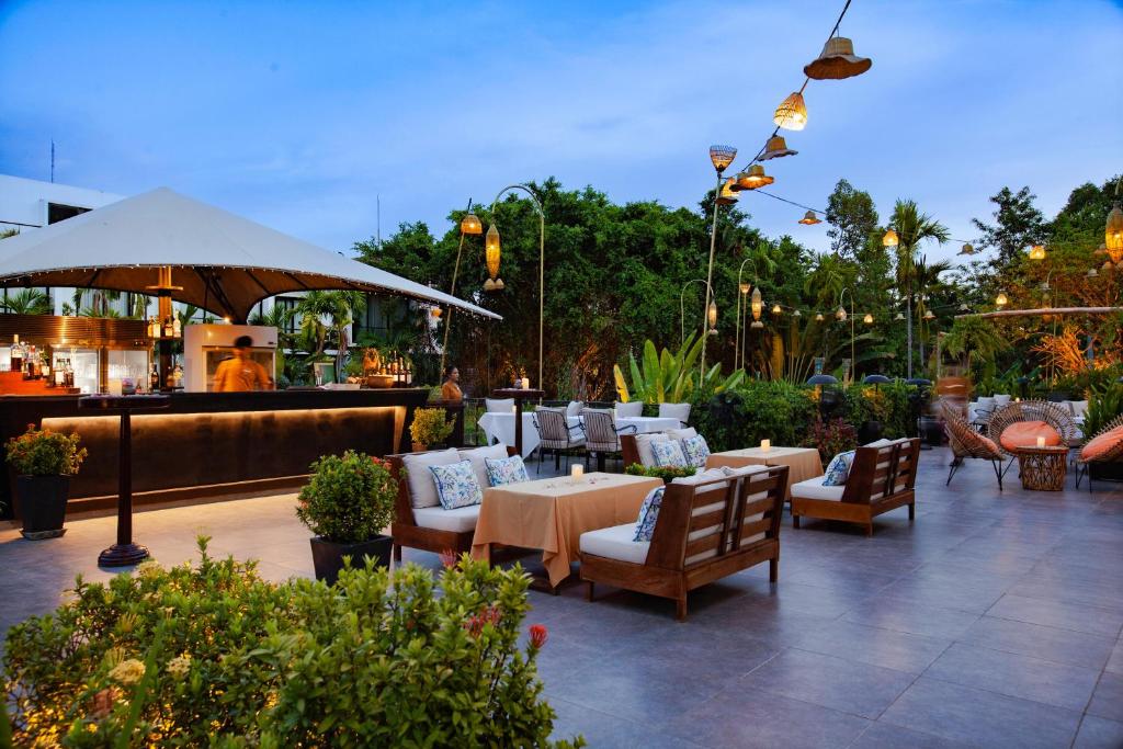 Lynnaya Urban River Resort 3