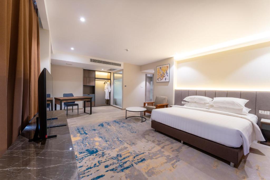 The Skye Phnom Penh Hotel & Apartments - Familiesuite