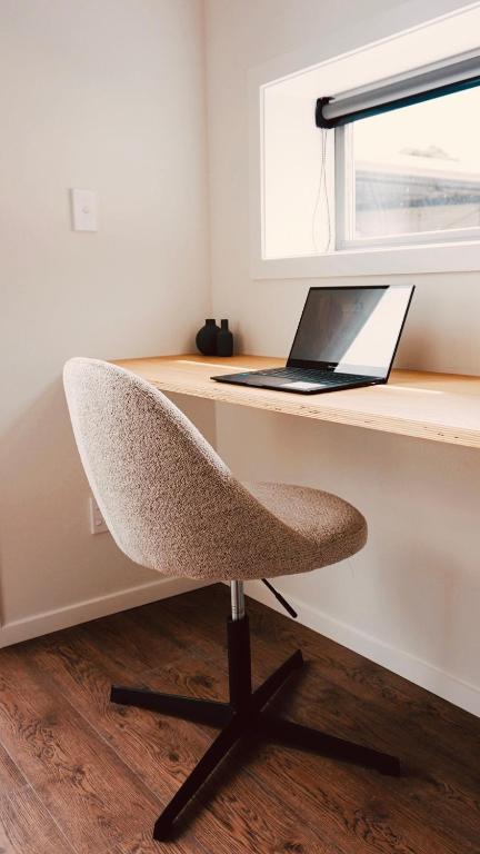 Sunny modern 2br Apartment next to Hospital - Resim 16