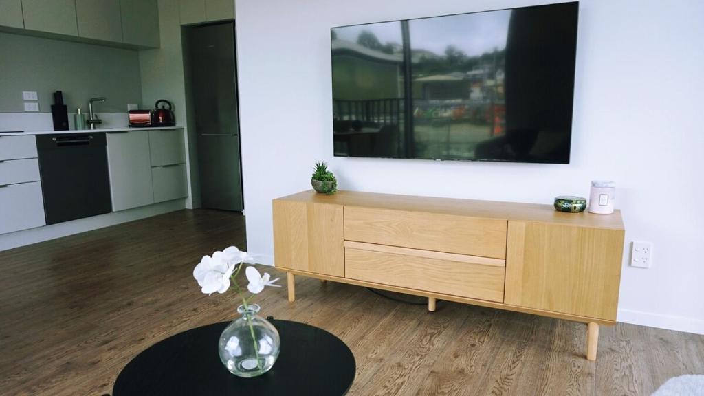 Sunny modern 2br Apartment next to Hospital - Resim 17