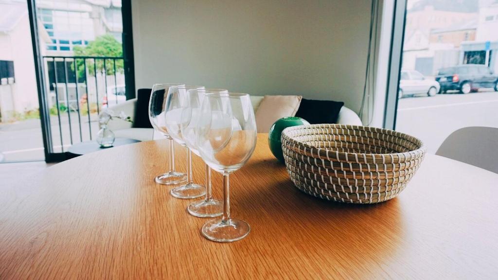 Sunny modern 2br Apartment next to Hospital - Resim 18